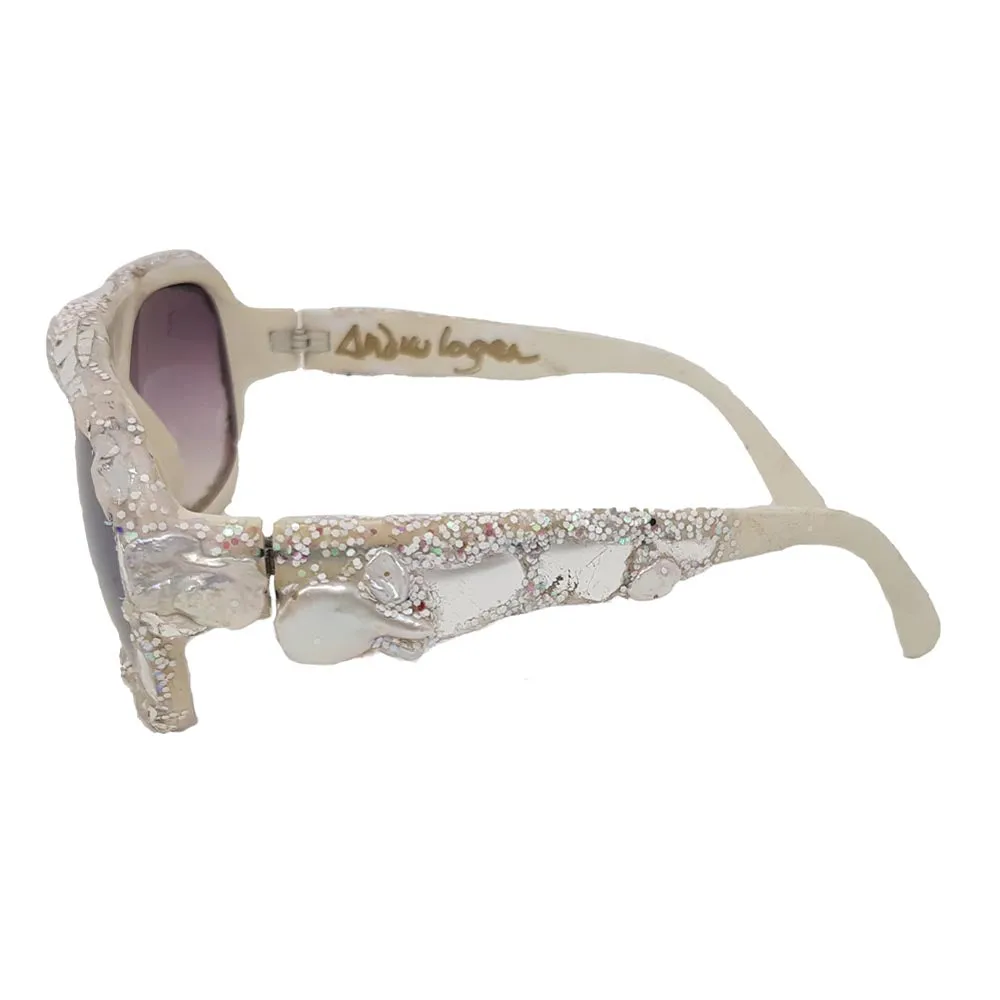 WHITE AND PEARL SUNGLASSES