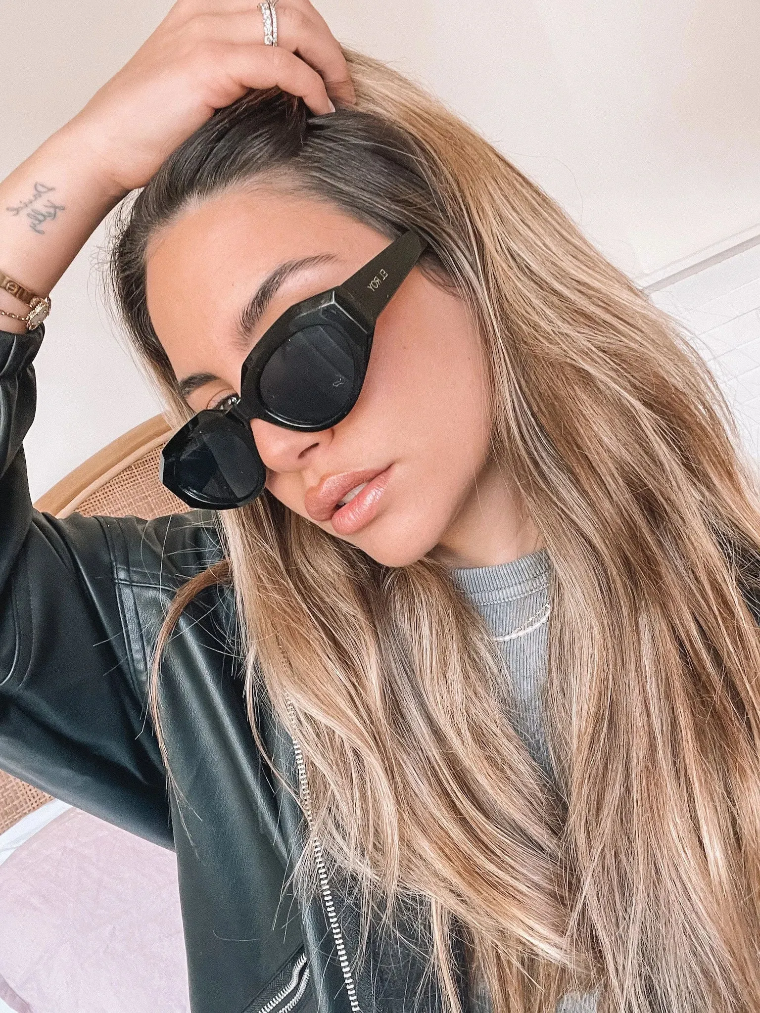 Yvette | Black